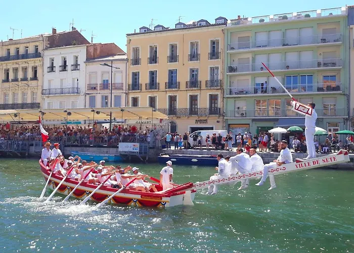 Bord De Mer A Sete - Balcon, Place De Parking, 700M De La Gare