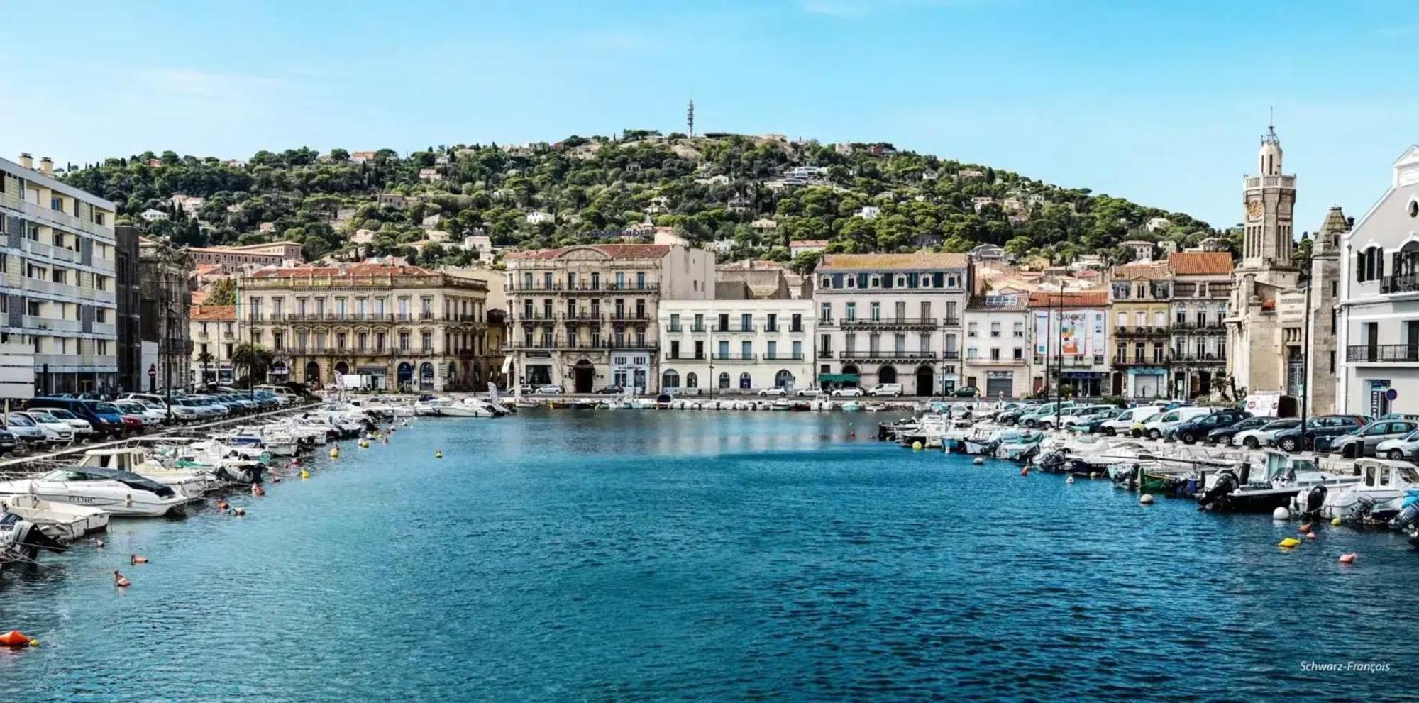 Bord De A - Balcon, Place De Parking, 700m De La Gare